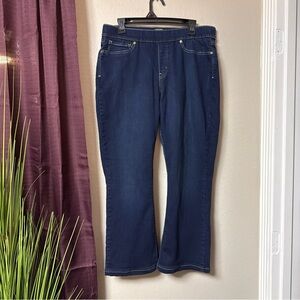 Dark Levi’s signature total shaping pull on boot cut jeans size 18M *runs small*